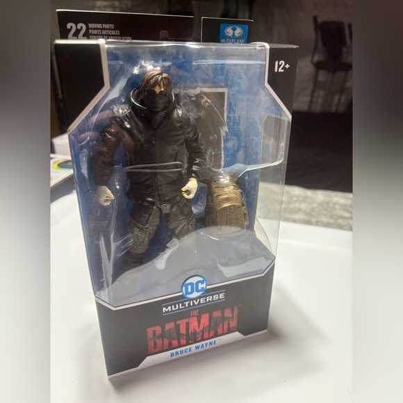 McFarlane DC Batman Movie Bruce Wayne 7" Action Figure with Accessories. NIB - Picture 4 of 7